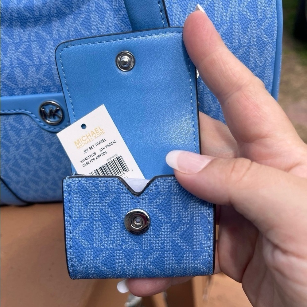 Michael Kors South Pacific Medium Duffle Satchel Crossbody NWT AirPods Charm - Picture 4 of 10